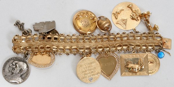 14KT YELLOW GOLD BRACELET HUNG WITH CHARMS