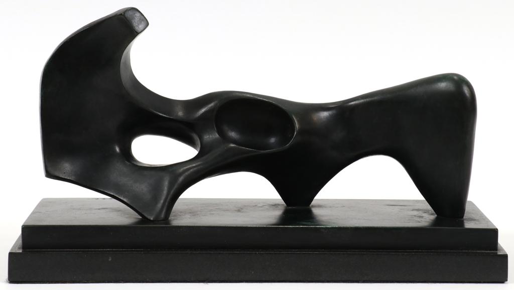 AFTER HENRY SPENCER MOORE BRONZE RECLINING FIGURE: AFTER HENRY SPENCER MOORE (ENGLISH, 1898-86), BRONZE, H 7", W 13", RECLINING FIGURE A limited edition bronze after Henry Spencer Moore. Artist's signature and edition number (3/9) to bottom side edges