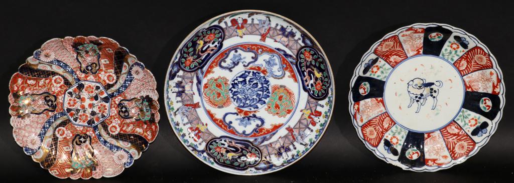 JAPANESE IMARI PORCELAIN PLATES, 19TH C, 3 PCS: JAPANESE IMARI PORCELAIN PLATES, 19TH C, 3 PCS, H 8"-9.5" 19th century Japanese Imari porcelain plates. Property of Robert Schweizer, Ann Arbor.
