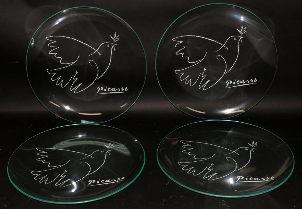 LIMITED EDITION: LIMITED EDITION 'DOVE OF PEACE' PICASSO PLATES, 6 PCS, DIA 13" Property of Robert Schweizer, Ann Arbor.