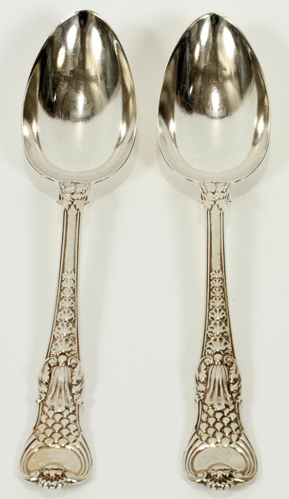 PAUL STORR 'KING'S SHELL' STERLING SPOONS, 1812: PAUL STORR (LONDON) 'KING'S SHELL' STERLING SPOONS, 1812, 2 PCS, L 8.7", 6.68 TOZ Crowned leopard, lion, king's head, "R" date. PS. No monogram. Total weight: 6.68 toz. Property of Robert Schweizer, A