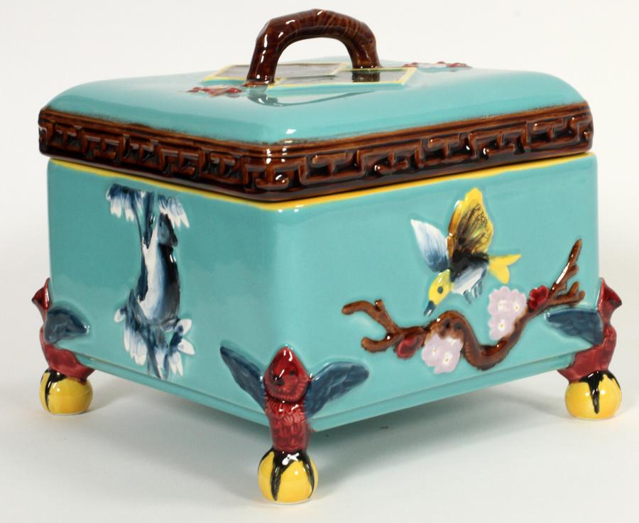 MOTTAHEDEH CERAMIC COVERED BOX: MOTTAHEDEH CERAMIC COVERED BOX, H 6", W 6", D 6" A hand-painted ceramic covered box by Mottahedeh. Signature branding to the underside. Museum Reproduction.