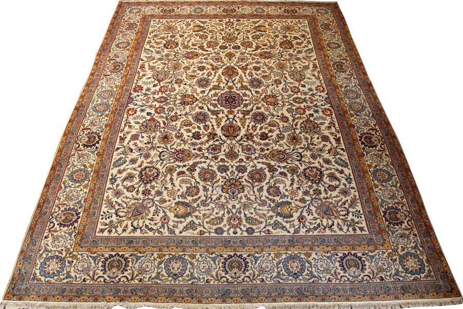 KESHAN PERSIAN HAND WOVEN WOOL CARPET CIRCA 1960 (1 of 4)