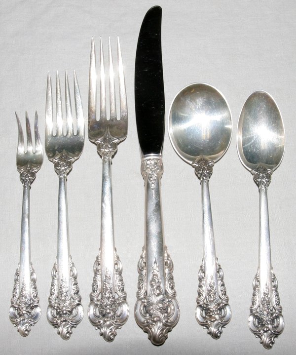 WALLACE "GRAND BAROQUE" FLATWARE, 91 PCS