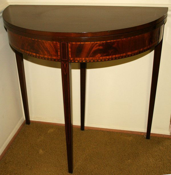 SHERATON INFLUENCE MAHOGANY FLIP TOP TABLE: SHERATON INFLUENCE MAHOGANY FLIP TOP TABLE, CIRCA 1940, H 30", L 34", D 16":
