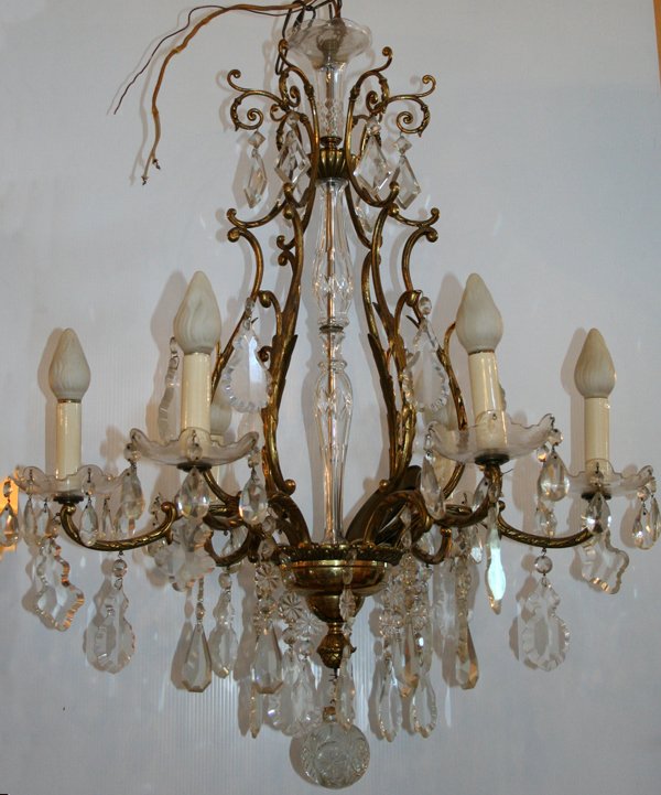 6 LIGHT BRASS & CRYSTAL CHANDELIER DIA 28"