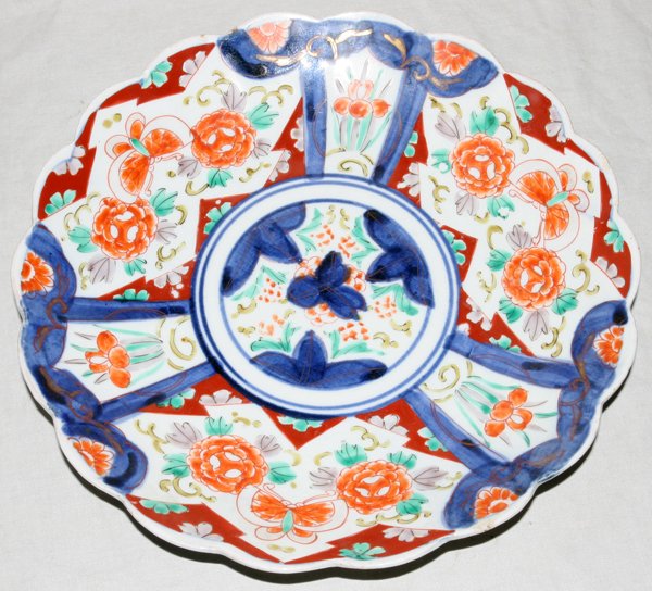 JAPANESE IMARI PORCELAIN PLATE, C. 1900