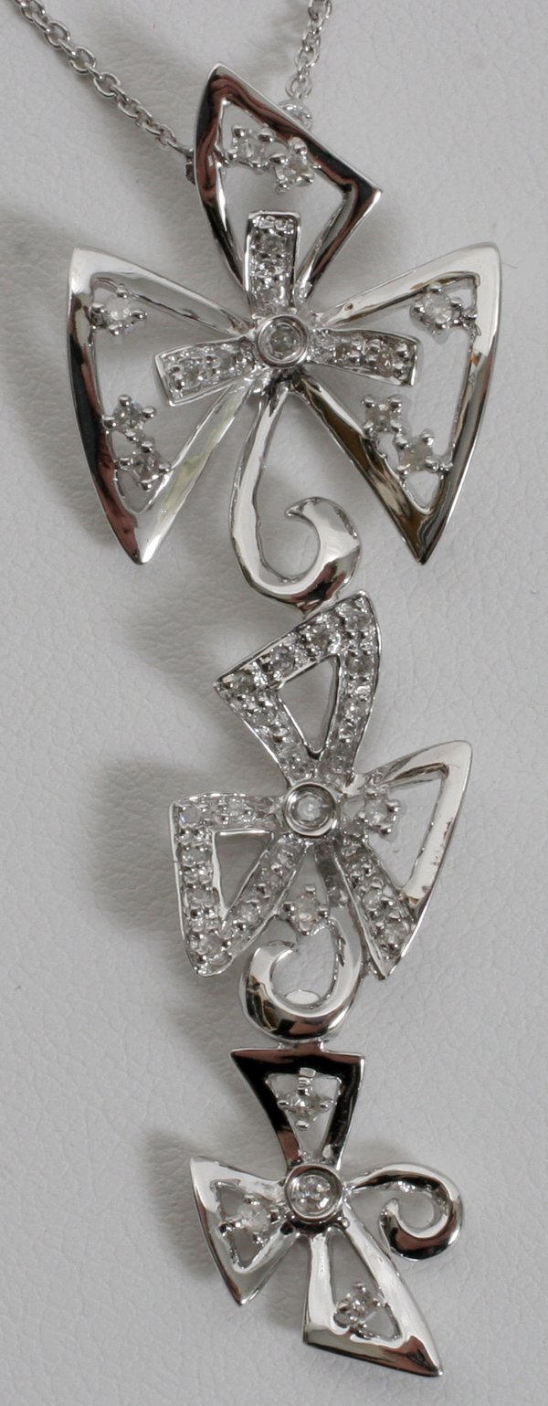 14KT WHITE GOLD AND DIAMOND NECKLACE, L 16"