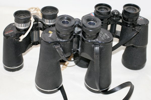 3 PAIRS OF BINOCULARS, BY TRAQ, 10/50