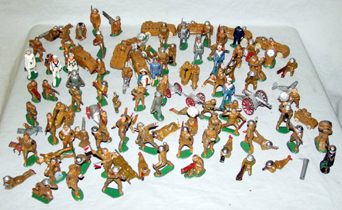 BRITISH AND AMERICAN WWII LEAD TOY SOLDIERS, AP