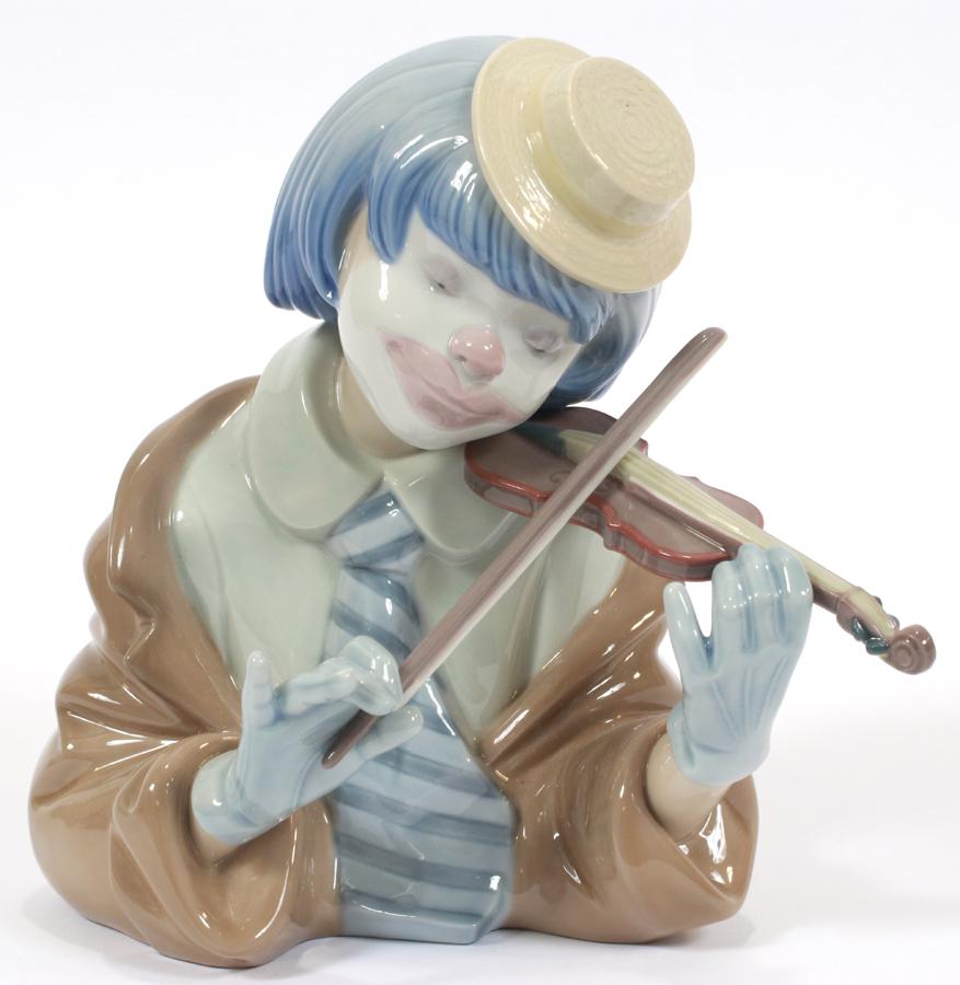 LLADRO PORCELAIN CLOWN PLAYING THE BLUES (1 of 3)