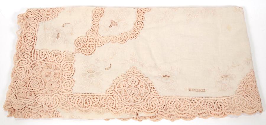BANQUET SIZE HANDMADE LACE TABLECLOTH (1 of 4)