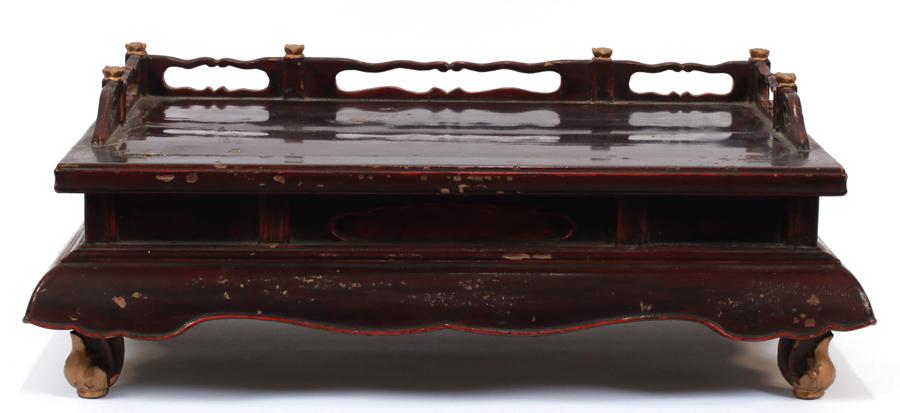 CHINESE CARVED WOOD AND LACQUER DISPLAY STAND (1 of 4)