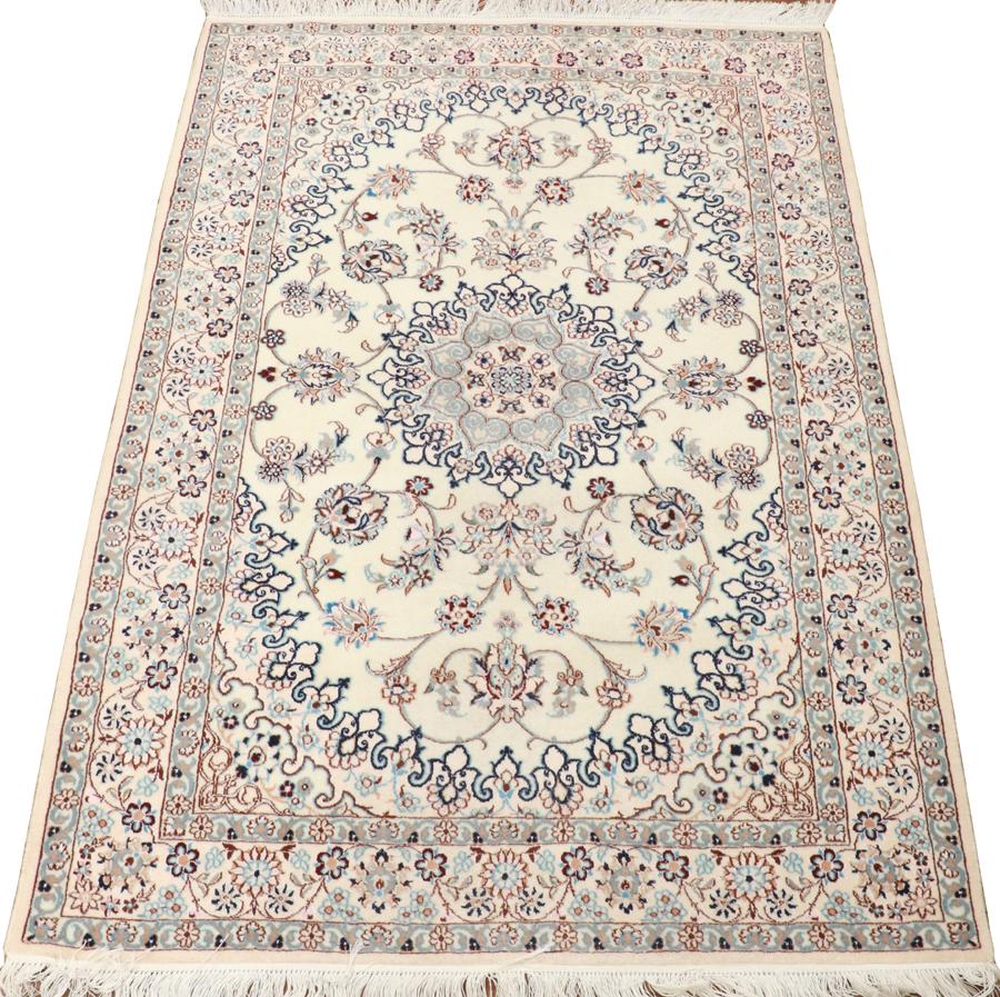 NAIN PERSIAN  FINE CARPET  W 3'6" L 5'3" (1 of 2)