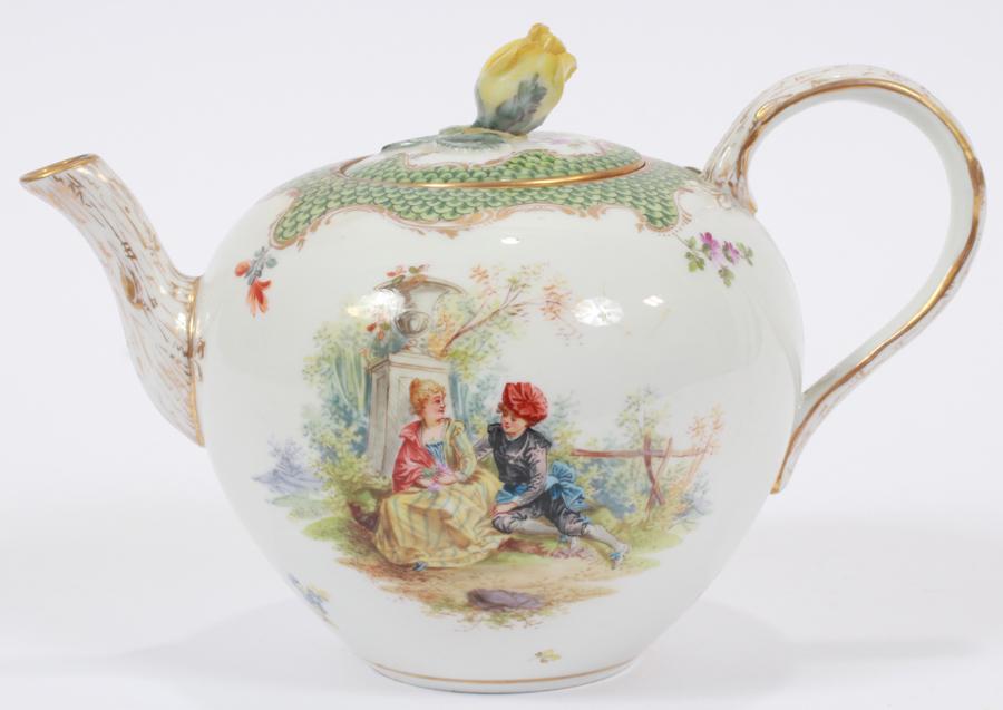MEISSEN PORCELAIN TEA POT, C.1900 H 5" (1 of 4)
