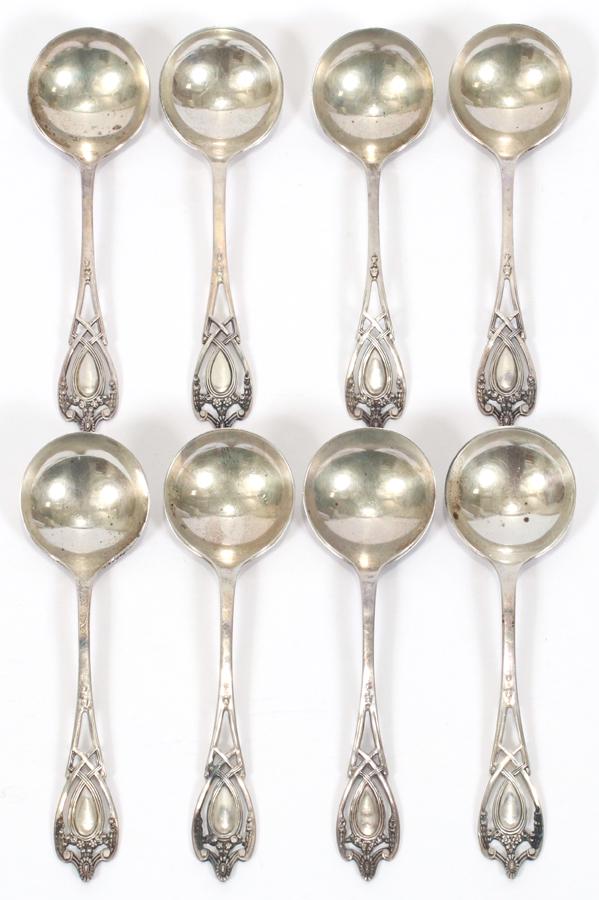 LUNT STERLING "MONTICELLO" CREAM SOUP SPOONS (1 of 3)