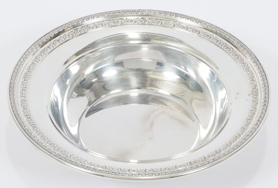 REED AND BARTON SILVER PLATE FRUIT BOWL #1203 (1 of 3)