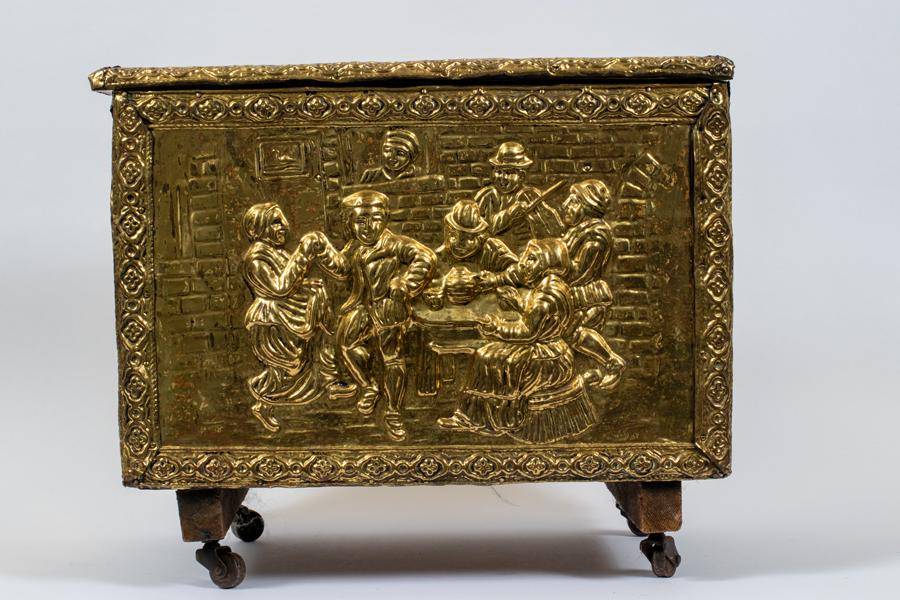 DUTCH BRASS FIREWOOD BOX C 1910, H 14" W 17" (1 of 7)