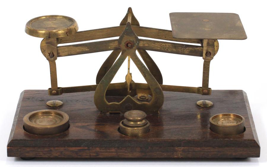 ENGLISH BRASS AND WOOD DESK POSTAL SCALE L 6" (1 of 5)