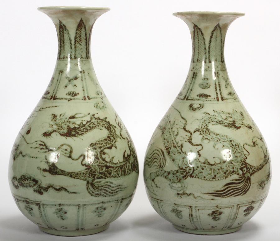 CHINESE MING STYLE PORCELAIN VASES PAIR H 17" (1 of 5)