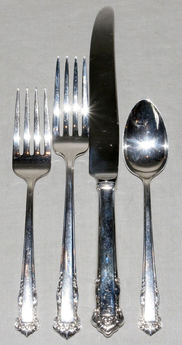 Sterling Flatware Lunt English Shell Butter Spreader