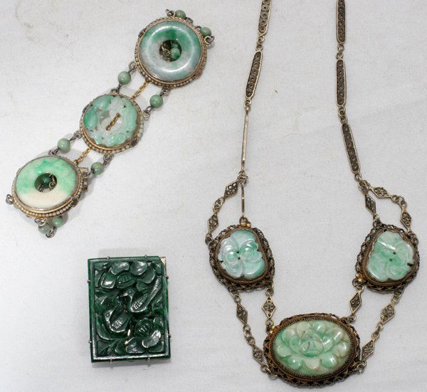 CHINESE CARVED JADE & SEED PEARL BRACELET: CHINESE CARVED JADE & SEED PEARL BRACELET, JADE NECKLACE AND BUCKLE, EARLY 20TH CENTURY:Including 1 carved jade disc bracelet with jade beads and seed pearl accents, L.6 1/2" approximately; 1 filigree