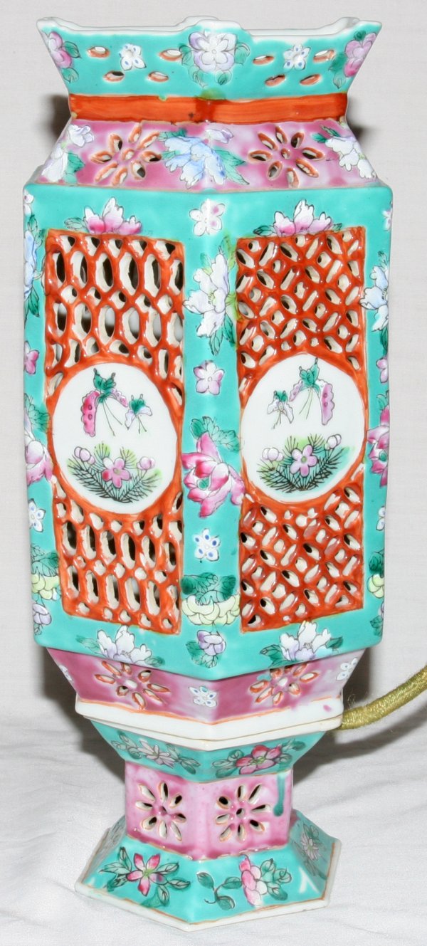 CHINESE PORCELAIN, LANTERN STYLE LAMP