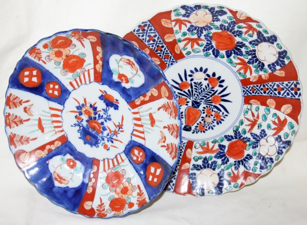 JAPANESE IMARI PORCELAIN CHARGERS, DIA 12"