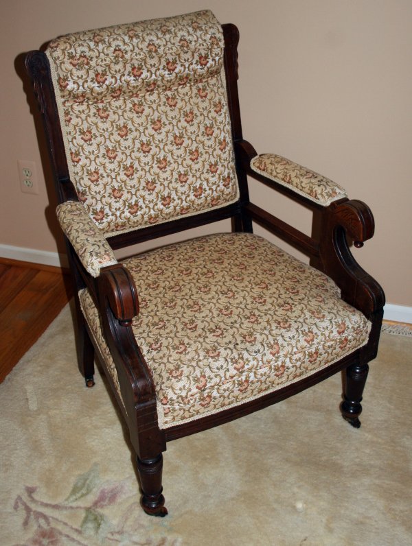 EASTLAKE WALNUT ARMCHAIR, LATE 19TH CENTURY