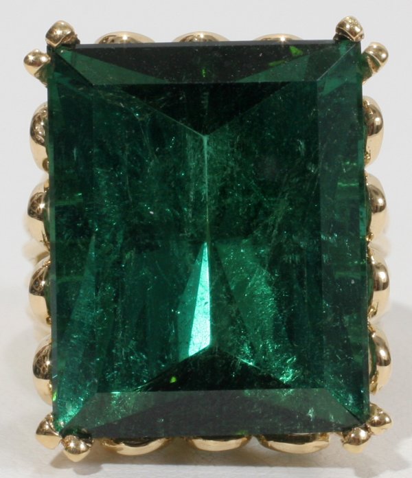 23 CT NATURAL TOURMALINE SET 18 KT GOLD RING