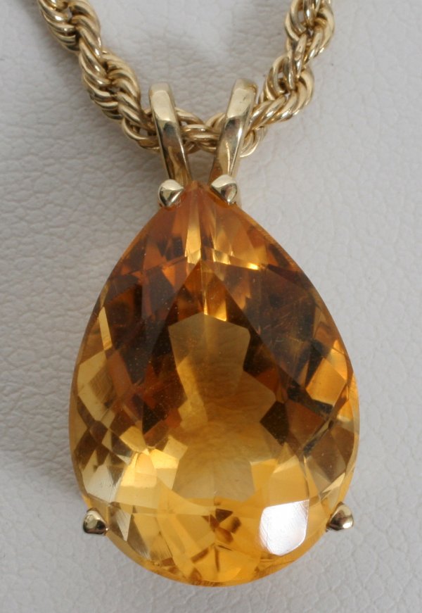 PEAR SHAPE GOLD CITRINE PENDANT W/GOLD CHAIN