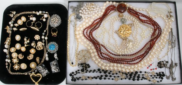 COSTUME JEWELRY LOT