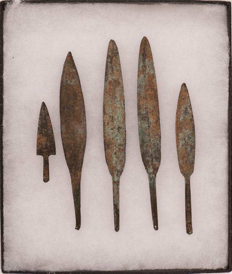 BRONZE ARROWHEAD ARTIFACTS, FIVE (1 of 6)