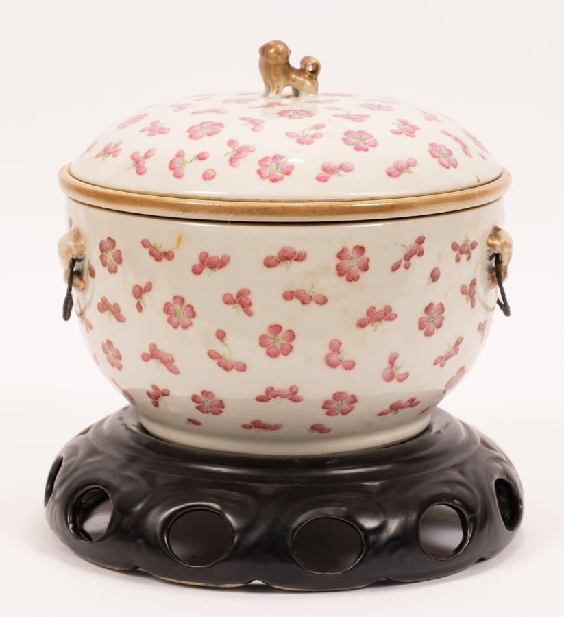 CHINESE PORCELAIN COVERED BOWL 19TH.C. (1 of 6)