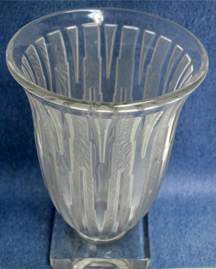 VERLYS, FRENCH CRYSTAL VASE (1 of 3)