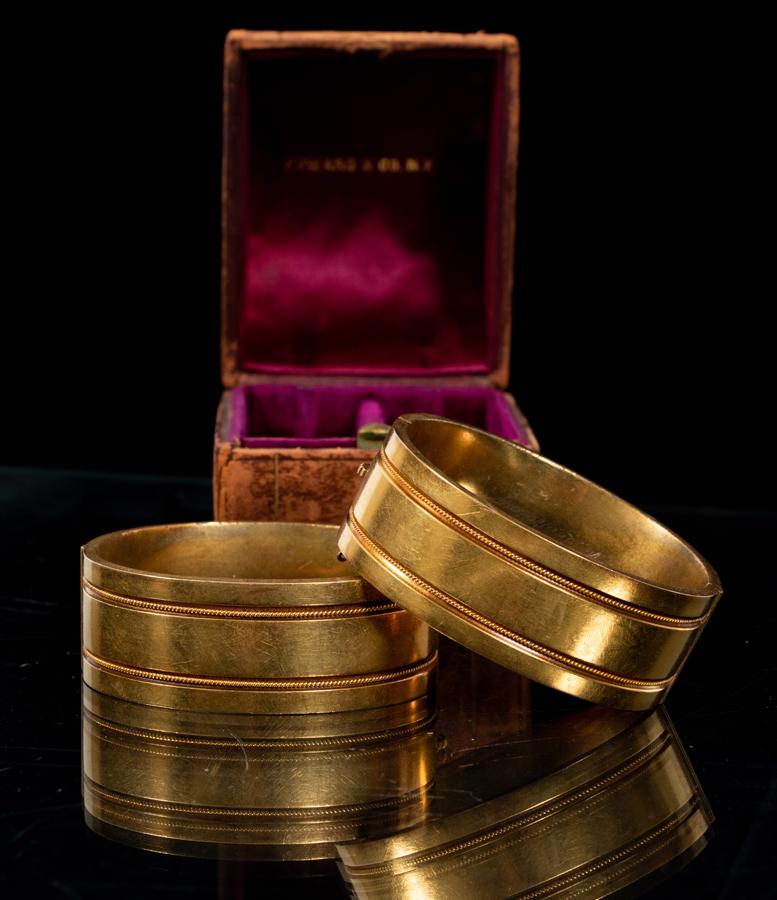 14KT GOLD FILLED BANGLE BRACELETS, PAIR (1 of 4)