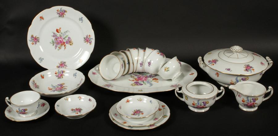 'PIRKEN HAMMER', CZECHOSLOVAKIA. DINNER SET FOR 9 (1 of 5)