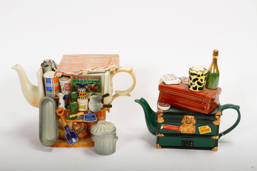 SWINESIDE ENGLISH CERAMIC "TRAVEL" TEAPOT. ONE (1 of 1)