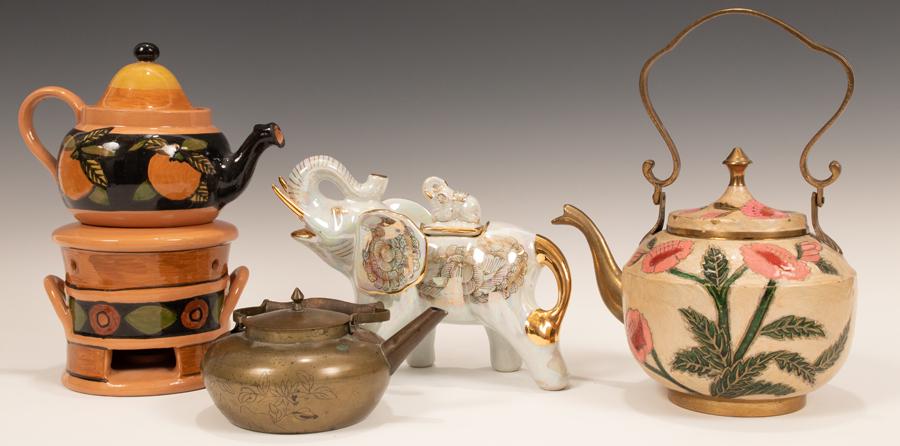 CERAMIC TEAPOTS LOT OF FOUR (1 of 12)