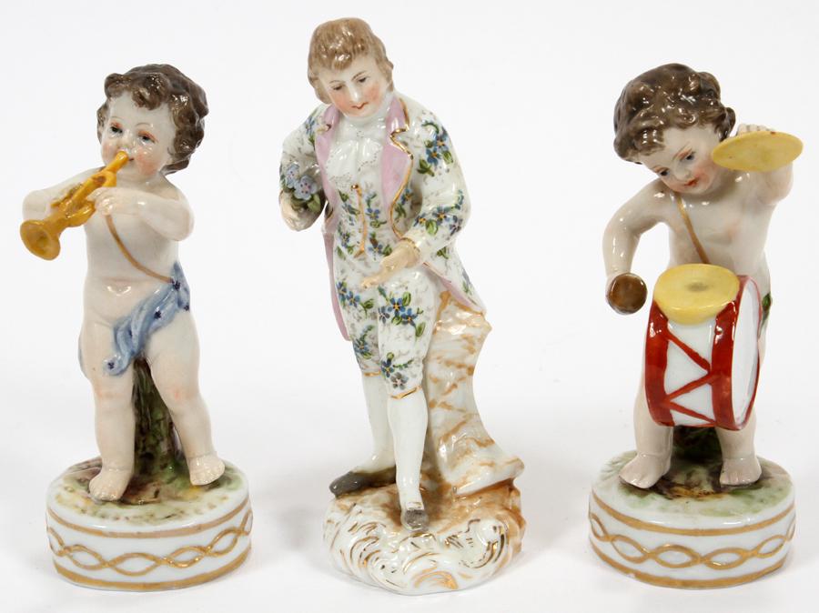 CAPODIMONTE AND OTHER, PORCELAIN FIGURINES, 3 PCS (1 of 3)