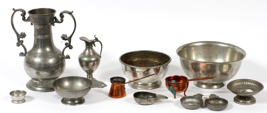PEWTER GROUPING, MID 20TH C., FOUR PCS. (1 of 5)