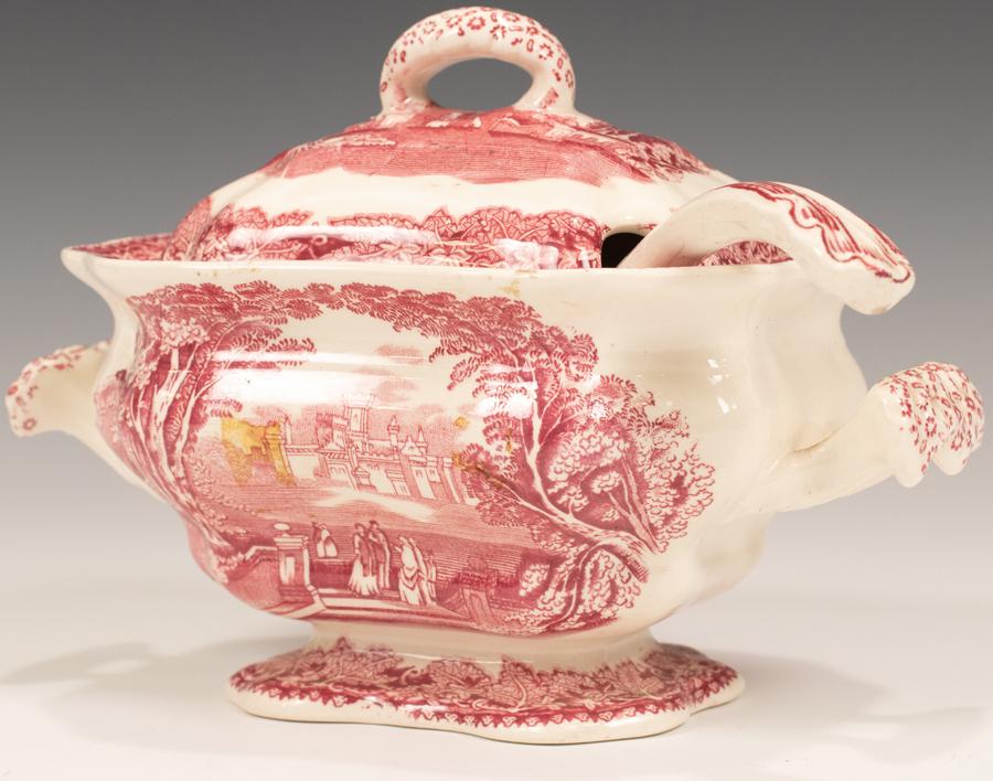 ENGLISH-MASON VISTA PORCELAIN GRAVY-BOWL: ENGLISH-MASON VISTA PORCELAIN GRAVY-BOWL W./LID,COVER & LADLE L.7", PINK/WHITE,DOUBLE HANDLE NO CHIPS,NO TRAY,GOOD CONDITION (1) H 6" W 5" L 8"