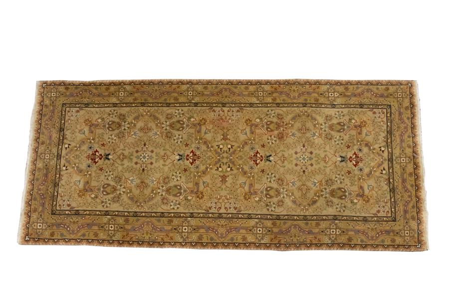 TABRIZ ORIENTAL FINELY WOVEN WOOL RUNNER (1 of 1)