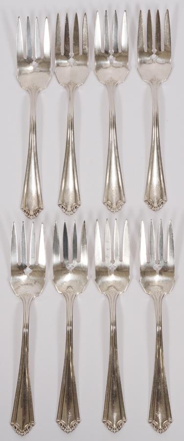 REED AND BARTON "ST GEORGE" STERLING FORKS, 8 (1 of 4)