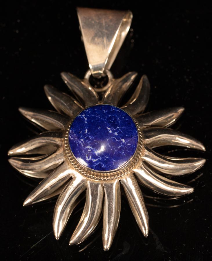 MEXICAN STERLING AND LAPIS LAZULI PENDANT L 2.5": MEXICAN STERLING AND LAPIS LAZULI PENDANT L 2.5" "925" silver L 2.5". Weighs 25gr.