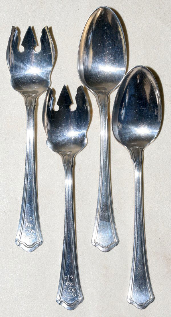 WALLACE 'WASHINGTON' STERLING FORKS & SPOONS: WALLACE 'WASHINGTON' STERLING ICE CREAM FORKS & TEASPOONS, 22 PIECES:Sterling silver by Wallace Silversmiths in the "Washington" pattern, including 12 ice cream forks, monogrammed, L.5 1/4" (7.14 troy