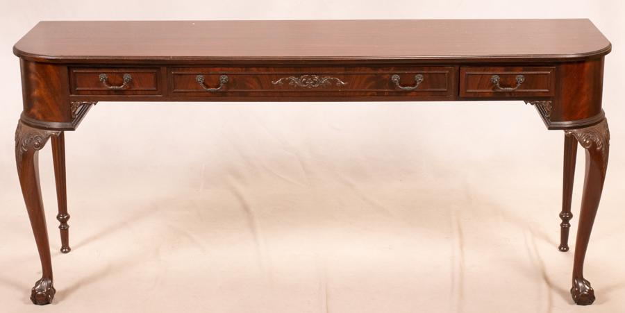 MAHOGANY CHIPPENDALE STYLE SIDE TABLE C 1940 H 29" L (1 of 5)