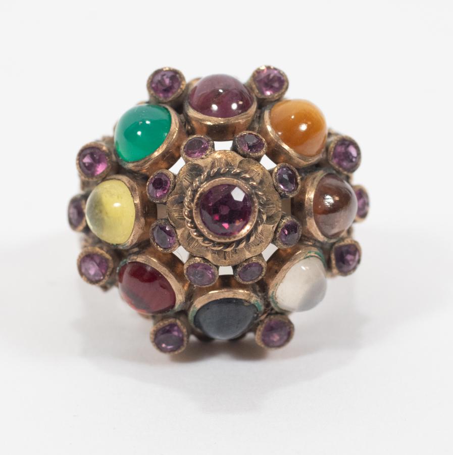 THAILAND 14 KT GOLD RING, PRINCESS STYLE, SIZE 6 (1 of 4)