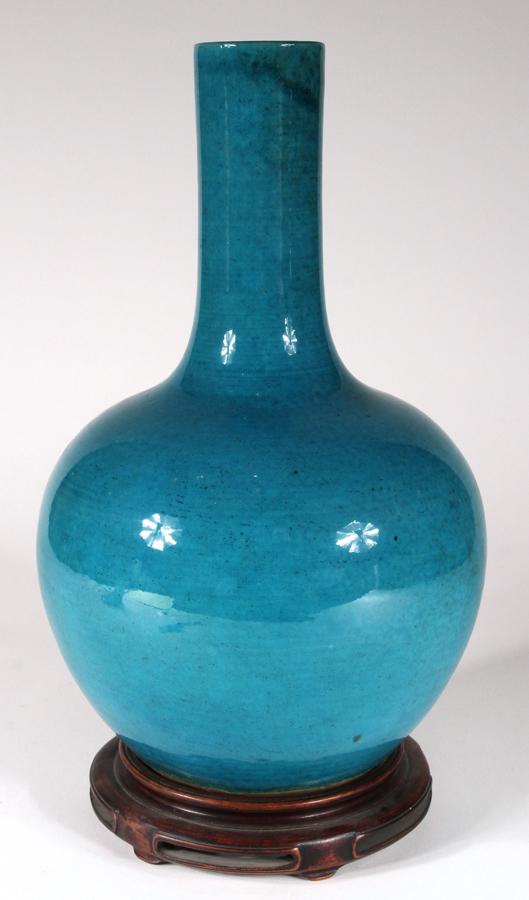 CHINESE TURQUOISE MONOCHROME GLAZE BOTTLE NECK VASE, (1 of 3)