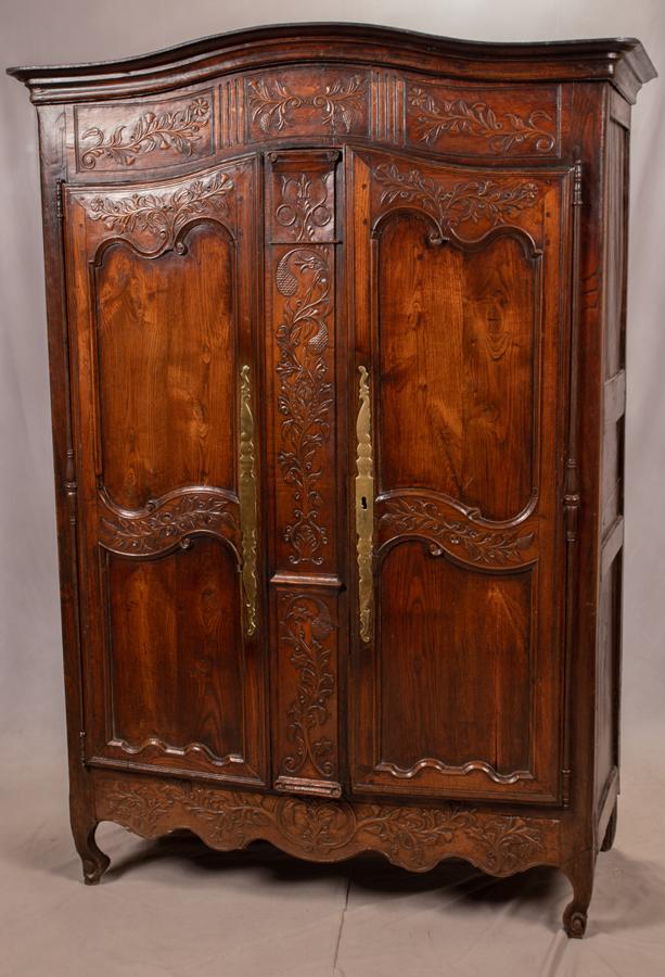 18TH C. COUNTRY FRENCH WALNUT ARMOIRE, H 7 (1 of 20)